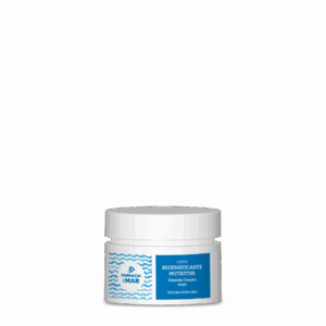 Crema de textura ultra rica formulada con activos que hidratan y reestructuran la piel desde capas profundas